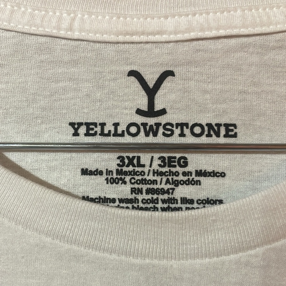 Yellowstone - 2023 - Tshirt - There’s a price to pay for revenge - Picture 3 of 4